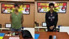 Kedua terduga pelaku yang diamankan polisi, Rabu (21/1/2026). (Foto: Istimewa/Humas Polres Mimika)