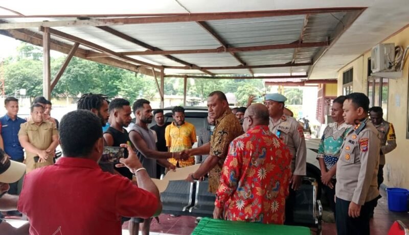 Para tahanan yang dibebaskan Kepolisian Resor Mimika, Kamis 29 Januari 2026. (Foto: Istimewa/Humas Polres Mimika)