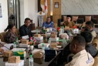 Suasana pertemuan antara BRIDA Kabupaten Mimika bersama Forkom PPTS di lantai 3 Mal Pelayanan Publik (MPP) Kabupaten Mimika, Jumat (30/1/2026). (Foto: Galeri Papua/Ahmad)