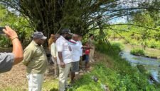 Komisi II DPRK Mimika melakukan kunjungan kerja ke Distrik Wania untuk meninjau keluhan warga, Jumat (30/1/2026). (Foto: Istimewa)