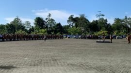Suasana apel gabungan OPD di Halaman Kantor Puspem Kabupaten Mimika, Senin (2/2/2026). (Foto: Galeri Papua/Ahmad)