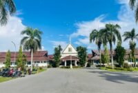 Tampak depan Rumah Sakit Umum Daerah (RSUD) Mimika. (Foto: Galeri Papua/Kevin Kurni)