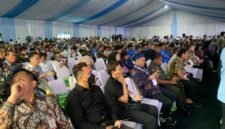 Para wartawan dari seluruh Indonesia menghadiri puncak peringatan HPN 2026 di pelataran Masjid Raya Al-Bantani, Serang, Banten, Senin (9/2/2026). (Foto: Galeri Papua/Ahmad)
