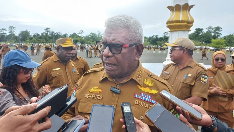 Bupati Mimika, Johannes Rettob. (Foto: Istimewa/Hayun)