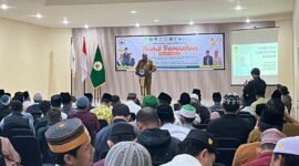 Staf Ahli Bidang Kemasyarakatan dan SDM Kabupaten Mimika, Fransiskus Bokeyau, membacakan sambutan Bupati Mimika, Johannes Rettob, sekaligus membuka kegiatan Tarhib Ramadhan 1447 Hijriah / 2026 Masehi di Hotel Serayu, Timika, Papua Tengah, Selasa (10/2/2026). (Foto: Galeri Papua/Endy Langobelen)