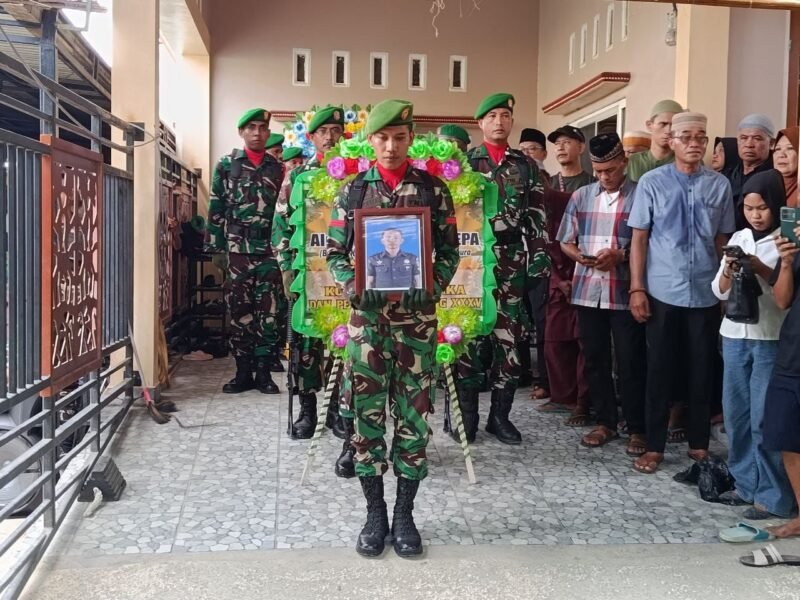 Prosesi pemakaman Serka Arifin Cepa secara militer, Kamis (12/2/2026). (Foto: Istimewa)