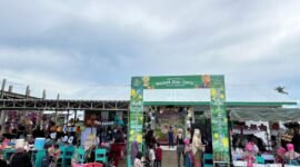 Tampak depan tempat kegiatan Market Day Ceria SD Islam Menara Ilmu, Kamis (12/2/2026). (Galeri Papua/Benaz)