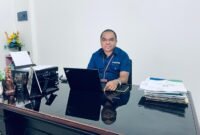 Kepala BPJS Kesehatan Kabupaten Mimika, Mikael Tuturop, saat ditemui di ruang kerjanya, Kamis (12/2/2026). (Foto: Galeri Papua/Kevin Kurni)