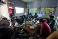 Masyarakat adat rapat bersama Tim Advokasi Solidaritas Merauke terkait penolakan alih status 486 ribu hektar hutan di Papua Selatan. (Foto: Istimewa/Tim Advokasi Solidaritas Merauke)