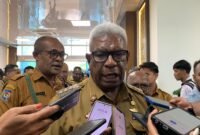 Bupati Mimika Johannes Rettob. (Foto: Galeri Papua/Ahmad)