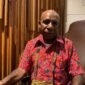 Kepala Suku Besar Mee Provinsi Papua Tengah, Melkias Moyapa saat ditemui, Rabu (18/2/2026) malam. (Foto: Galeri Papua/Ahmad)