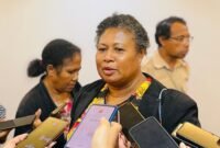 Kepala Dinas Kepala Dinas Pemberdayaan Perempuan, Perlindungan Anak, Pengendalian Penduduk, dan Keluarga Berencana (DP3AP2KB) Kabupaten Mimika, Johana Aryam. (Foto: Galeri Papua/Kevin Kurni)