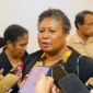 Kepala Dinas Kepala Dinas Pemberdayaan Perempuan, Perlindungan Anak, Pengendalian Penduduk, dan Keluarga Berencana (DP3AP2KB) Kabupaten Mimika, Johana Aryam. (Foto: Galeri Papua/Kevin Kurni)