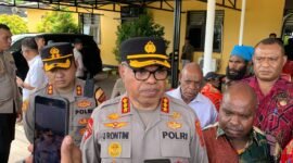 Kapolda Papua Tengah, Kombes Pol Jeremias Rontini, saat ditemui awak media di Mapolres Mimika, Kamis (26/2/2026). (Foto: Galeri Papua/Ahmad)