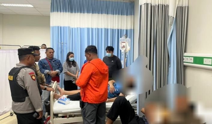 Ketiga korban anggota Polres Mimika dirawat di RSUD Mimika. (Foto: Humas Polres Mimika)