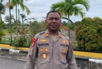 Kasat Polairud Polres Mimika, AKP Menase Mawosi Sayori, saat ditemui wartawan di Mapolres Mimika, Jalan Agimuga, Mile 32, Mimika, Papua Tengah, Senin (2/3/2026). (Foto: Galeri Papua/Ahmad)