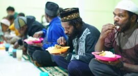 Suasana buka bersama dan tarawih di Kampung Holima, Distrik Napua, Kabupaten Jayawijaya, Minggu 1 Maret 2026. (Foto: Istimewa)