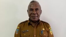 Kepala DPMPTSP Kabupaten Mimika, Marselino Mameyau. (Foto: Galeri Papua/Ahmad)
