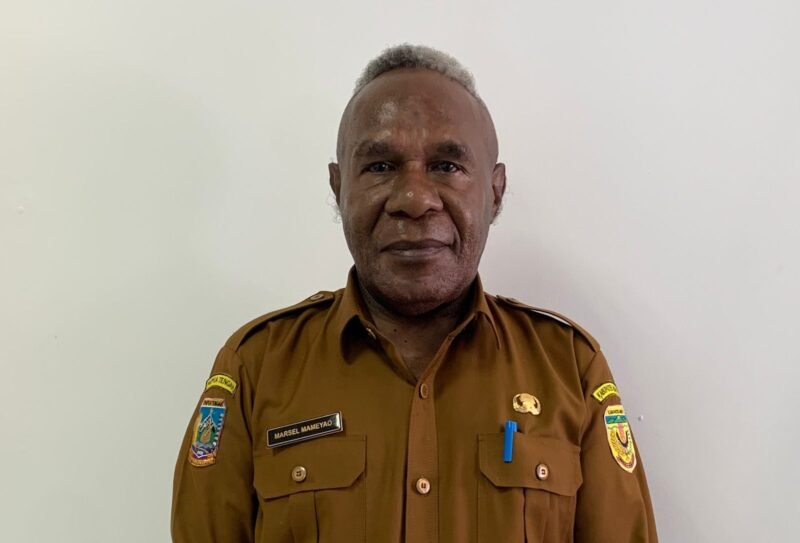 Kepala DPMPTSP Kabupaten Mimika, Marselino Mameyau. (Foto: Galeri Papua/Ahmad)