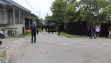 Proses olah TKP keributan di Jalan Kesehatan Dalam, Kelurahan Timika Indah, Distrik Mimika Baru, Mimika, Papua Tengah, Senin (2/3/2026). (Foto: Humas Polres Mimika)