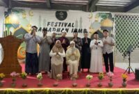 Foto bersama panitia Festival Ramadan IPMB Season 3 di Masjid Agung Babusallam, Jl. KH. Dewantoro, Timika. (5/3/2026). (Foto: Galeri Papua/Kevin Kurni)