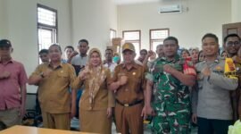 Foto Bersama Kegiatan Musrenbang Kelurahan Otomona di Kantor Kelurahan Otomona, Jl. Kartini, Timika, Rabu (4/3/2026). (Foto: Pihak Kelurahan Otomona)