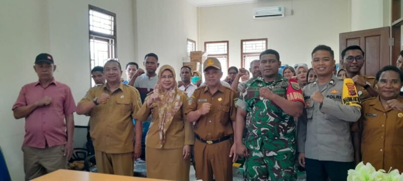Foto Bersama Kegiatan Musrenbang Kelurahan Otomona di Kantor Kelurahan Otomona, Jl. Kartini, Timika, Rabu (4/3/2026). (Foto: Pihak Kelurahan Otomona)