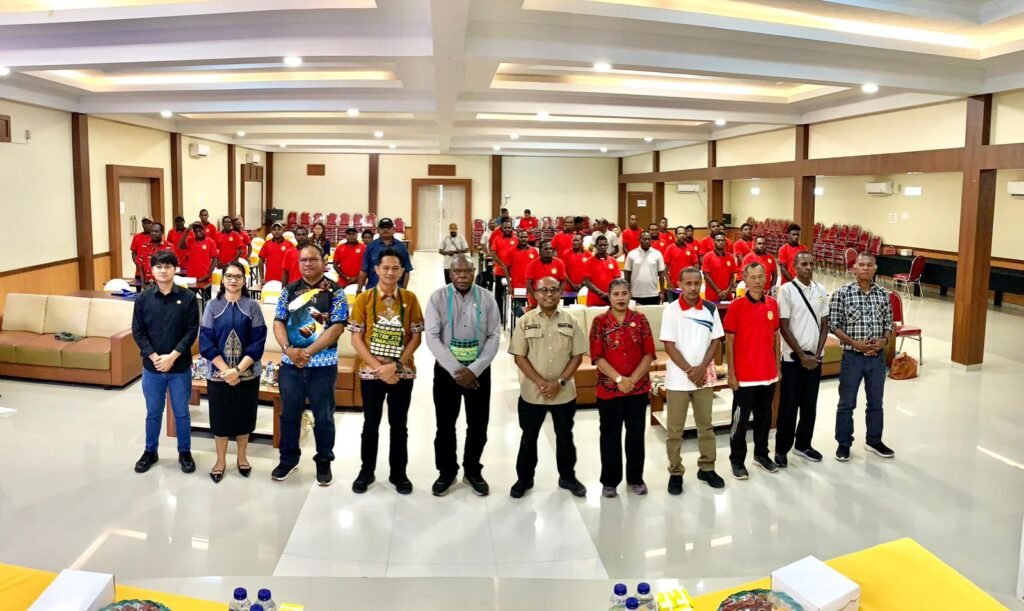 Foto bersama Kepala Distrik Jita bersama tim pendamping dari Bappeda beserta seluruh peserta Musrembang dari 10 kampung pada pada seremoni pembukaan Musrembang tingkat distrik 2026. (Foto: Galeri Papua/Ahmad)