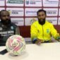 Momen konferensi pers pelatih dan kapten tim Persidei usai laga kontra Persipani Paniai, di Stadion Wania Imipi, Selasa (10/3/2026). (Foto: Galeri Papua/Ahmad)