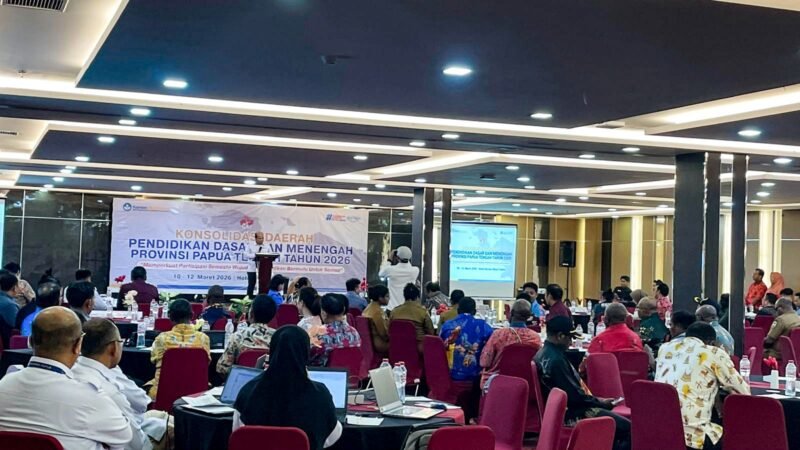 Pembukaan kegiatan Konsulidasi Daerah Pendidikan Dasar dan Menengah Provinsi Papua Tengah 2026 di Ballroom Hotel Horizon Diana, Timika (10/3/2026). (Foto: Galeri Papua/Kevin Kurni)