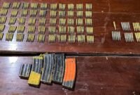 Sejumlah barang bukti yang diamankan polisi dalam operasi membongkar jaringan transaksi senpi dan amunisi ilegal. (Foto: Satgas Humas Ops Damai Cartenz)