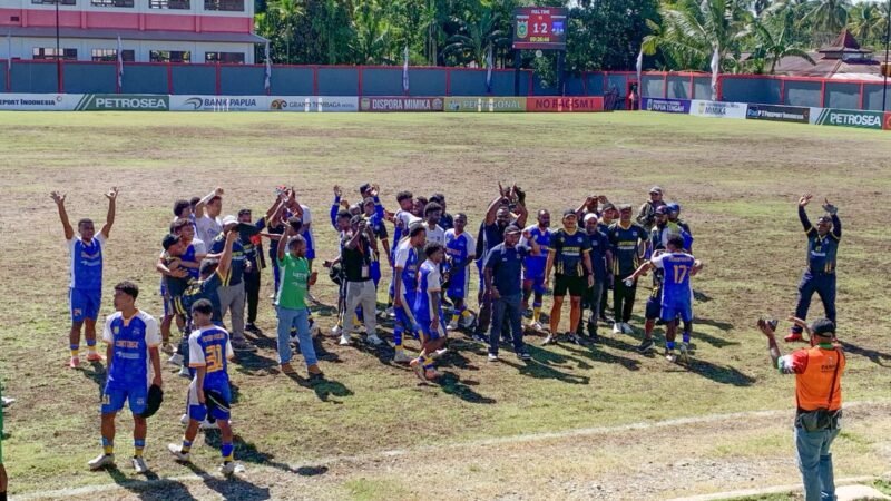 Selebrasi pemain Persipuncak usai menaklukkan Persido Dogiyai pada laga semifinal Liga 4 di Stadion Wania Imipi, Senin (16/3/2026). (Foto: Galeri Papua/Ahmad)
