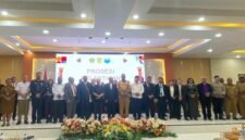 Foto bersama PGGM dan Bupati Mimika. (Foto: Galeri Papua/Kevin Kurni)