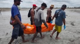 Jenazah korban dievakuasi dari Kali Kabur, Mile 30 Tanggul Barat, areal PT Freeport Indonesia, Kabupaten Mimika, Provinsi Papua Tengah, Rabu (18/3/2026). (Foto: Istimewa)