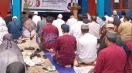 Pelaksanaan salat Ied di halaman Perguruan Muhammadiyah di Jalan Bhayangkara, Kelurahan Koperapoka, Mimika Baru, Jumat (20/3/2026). (Foto: Galeri Papua/Ahmad)