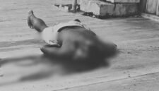 Seorang pria ditemukan tewas dengan luka bacok parah di depan sebuah ruko di Jalan WR Soepratman, Minggu (29/3/2026) siang. (Foto: Istimewa)