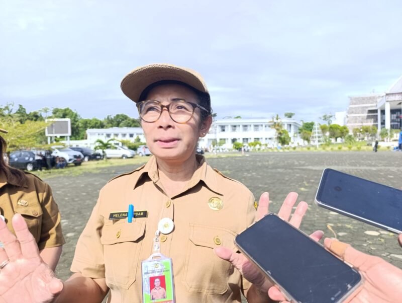Direktur Rumah Sakit Umum Daerah (RSUD) Mimika, Helena Burdam. (Foto: Galeri Papua/Kevin Kurni)