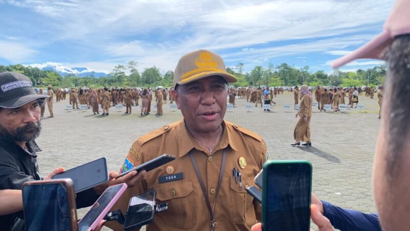 Kepala Dinas PUPR Mimika, Inosensius Yoga Pribadi. (Foto: Galeri Papua/Ahmad)