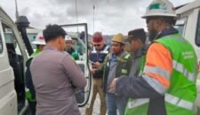 Suasana proses evakuasi korban penembakan di area tambang terbuka Grasberg. Rabu sore. Foto: Istimewa.