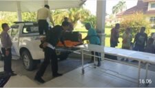 Jenazah korban dibawa ke RSUD Mimika. (Foto: Humas Polres Mimika)