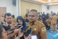 Kepala Bappeda Mimika, Septinus Timang, ditemui awak media usai mengikuti acara Musrenbang Otsus Kabupaten Mimika Tahun 2026 di Ballroom Hotel Horizon Ultima, Jl. Hassanudin, Timika. (Foto: Galeri Papua/Kevin Kurni)