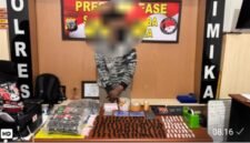 Pelaku yang berhasil diamankann Tim Opsnal SatResnarkoba Polres Mimika. (Foto: Humas Polres Mimika)