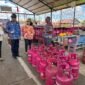 Kepala Disperindag Kabupaten Mimika, Sabelina Fiitriani, dan jajarannya melakukan sidak ke Agen Gas Elpiji di Mimika, Kamis, 2 April 2026. (Foto: Dok. Disperindag Mimika)