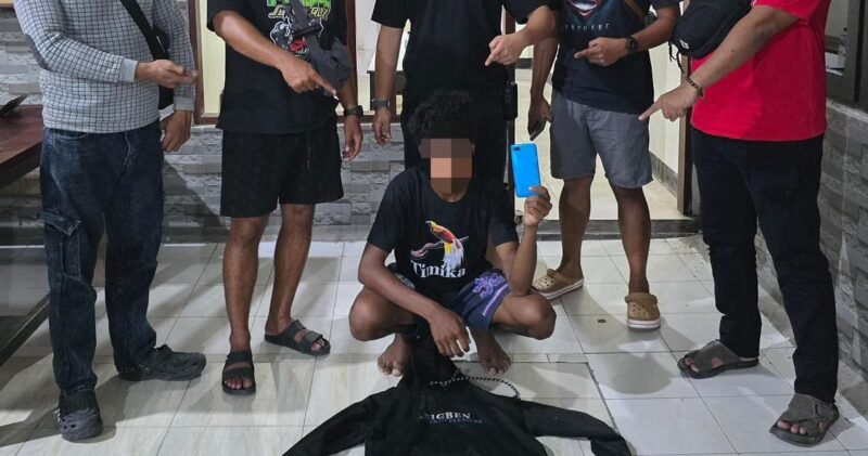 Tersangka utama BM alias Frans saat diamankan oleh penyidik Unit Reskrim Polsek Mimika Baru pasca pengungkapan kasus pencurian di Jalan Maleo. (Foto: Humas Polsek Mimika Baru)