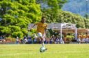 Pilar muda Papua, Dolvi Salossa, saat beraksi dalam turnamen Soeratin U-15 babak 8 besar di Malang. Ia menjadi satu dari tiga pemain PFA yang kini dipanggil memperkuat Timnas U-17. (Foto: Dokumen PTFI)