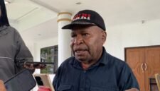 Wakil Ketua Fraksi Poksus DPRK Mimika, Anton N. Alom. (Foto: Galeri Papua/Ahmad)