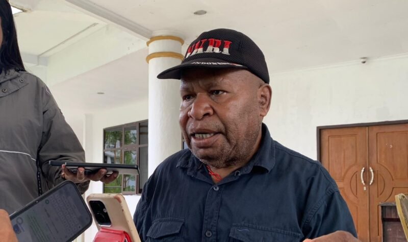 Wakil Ketua Fraksi Poksus DPRK Mimika, Anton N. Alom. (Foto: Galeri Papua/Ahmad)