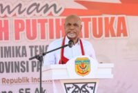 Wakil Gubernur Papua Tengah, Deinas Geley, saat menyampaikan sambutan kegiatan Peresmian Koperasi Merah Putih di Kampung Atuka, Distrik Mimika Tengah, Kabupaten Mimika, Papua Tengah. (Foto: Istimewa)