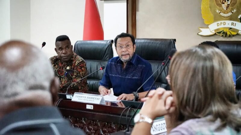 Pertemuan antara Pimpinan dan anggota Dewan Perwakilan Daerah Republik Indonesia bersama Asosiasi Majelis Rakyat Papua (MRP) se-Tanah Papua di Nusantara III Kompleks Parlemen, Senayan, Jakarta, Jumat (10/4/2026). (Foto: Dok. DPD RI)