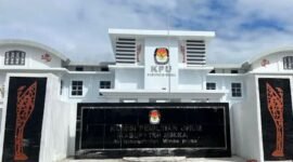 Gedung Kantor KPU Mimika yang berlokasi di jalan Irigasi, Timika, Papua Tengah. (Foto: Istimewa/Anya Fatma)